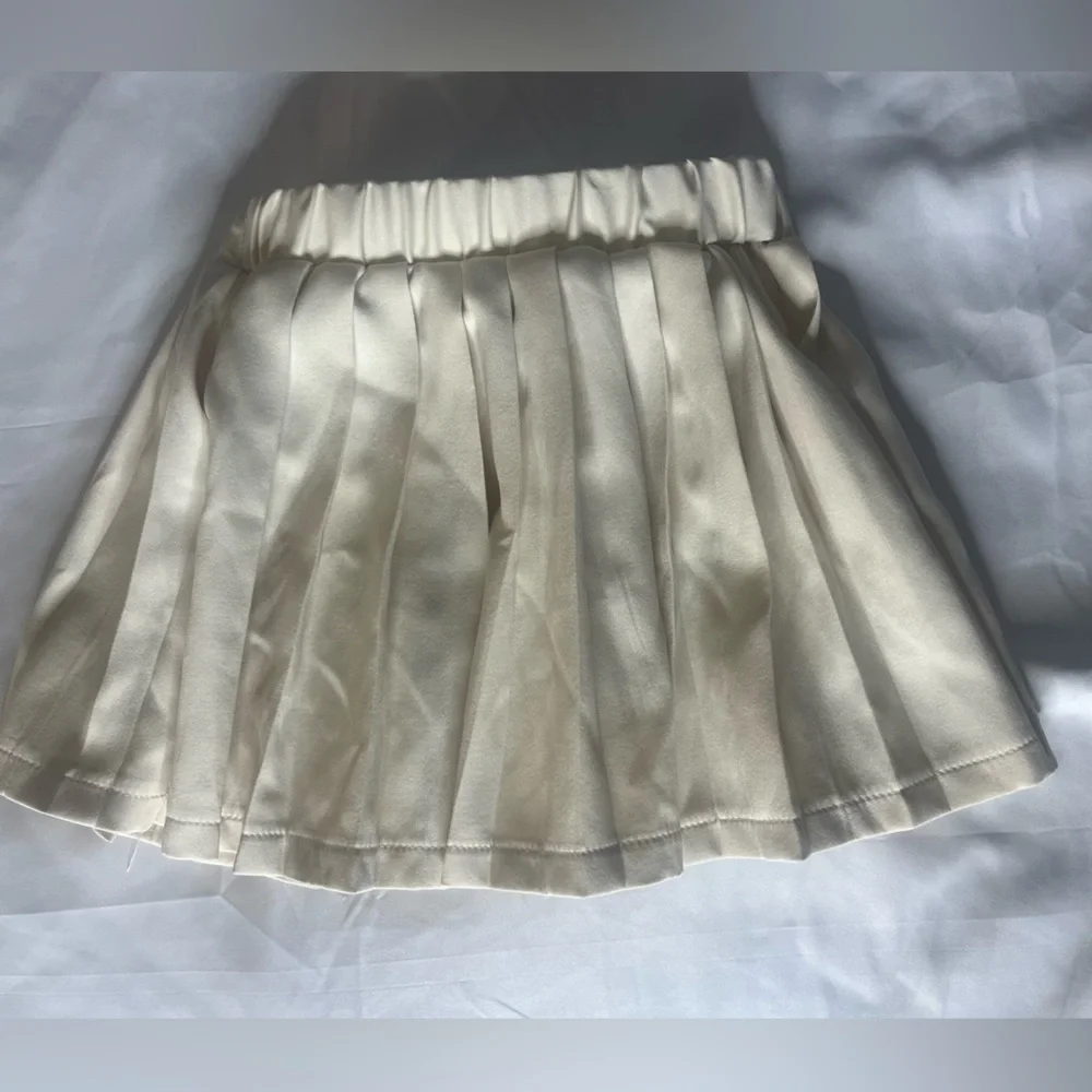 SHEIN Kids off white pleated‎ skirt. Size 4Y